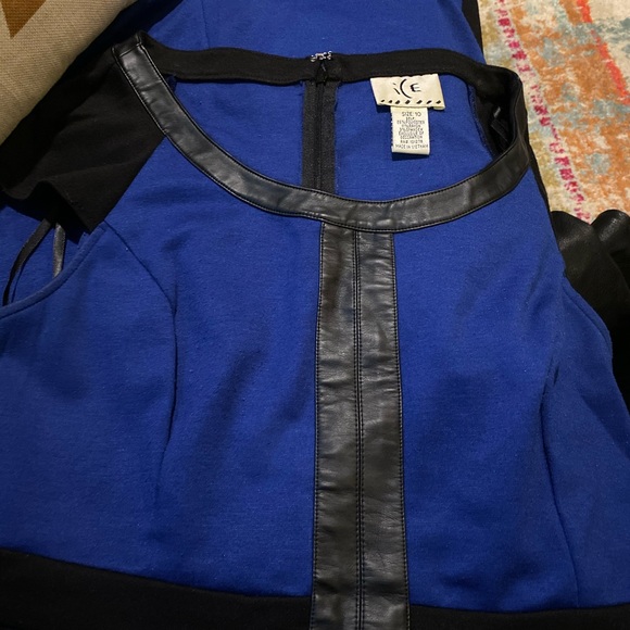 Black and Blue Dress. Size 10 - Picture 4 of 4